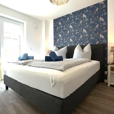 Bernstein & Breakfast 04