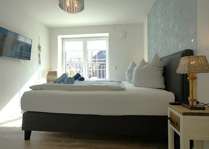 Bernstein & Breakfast 04 *